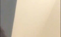 刚开苞没多久的清纯水嫩美.女前几天刚被男友🔞操cao过又被带到酒jiu店进屋就扒掉奶罩吃咪咪,无毛小鲍鱼干的捂着嘴叫!