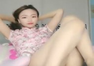 骚/女JAV看片！【丝袜控】肉丝高跟鞋跳蛋塞逼自[zi]慰，跑步机上扭动屁股拉扯跳蛋，很是诱惑喜欢不要错过