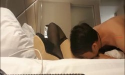 刚新婚的美少.妇出轨猴急胡子大叔 胡子扎的妹mei子淫水直流高潮不断