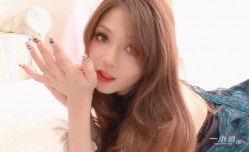 JAV看片！【 jav-watch-日本萝luo莉】这身shen材绝对是数一数二的S级别的大长腿大.奶子，两个猛men男激烈轮流干内/射两次，出红了的姨妈和精/液混着