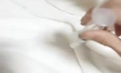 长屌男后入大白屁股苗条妹mei子，翘着屁股特写后入抽[chou]插菊花灌肠再爆菊，从下往上视角拍摄