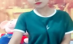 丸子头漂亮美.女主播尺度小秀奶子形状很漂亮揉奶搜首弄姿很是诱人