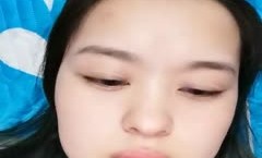 颜值不错挺嫩贫乳妹mei子全裸啪pa啪秀，口口骑乘后入换着🔞操cao呻吟娇喘诱人，很是诱惑喜欢不要错过