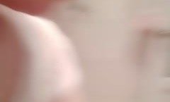 颜值不错的大.奶少.妇非常诱人，浓厚的逼毛包裹着粉嫩的骚逼，掰开骚逼给你玩阴蒂，道具抽[chou]插呻吟可射