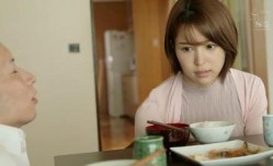 SSNI-645来上司家里赶项目晚上忍不住睡了上司老婆